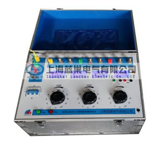 LCDL-200III三相電流發(fā)生器（簡(jiǎn)稱(chēng)三相升流器），我公司自行研制開(kāi)發(fā)的測(cè)試設(shè)備，它集國(guó)內(nèi)外同類(lèi)產(chǎn)品的優(yōu)點(diǎn)于一身，采用數(shù)控技術(shù)，抗干擾能力強(qiáng)，和上一代升流器相比，由于采用低功耗、大容量的自藕調(diào)壓器和高導(dǎo)磁率鐵芯制作的變流器。